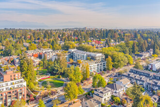 Shannon Mews & Apartments in Vancouver, BC - Building Photo - Building Photo