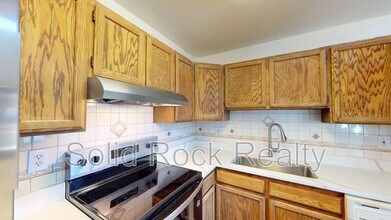 935 Greenbrier Dr in Colorado Springs, CO - Building Photo - Building Photo