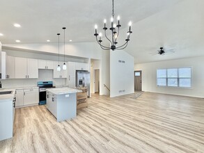 3018 Mineral Point Ave in Janesville, WI - Building Photo - Building Photo