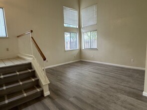 3404 Black Eagle Dr in Antelope, CA - Foto de edificio - Building Photo