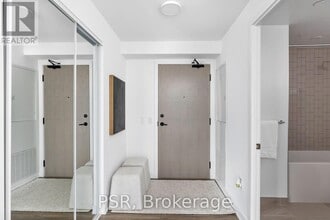 130 River St in Toronto, ON - Building Photo - Building Photo