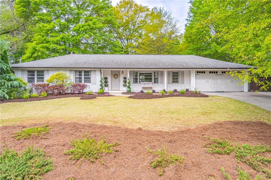 250 Wavetree Dr in Roswell, GA - Building Photo
