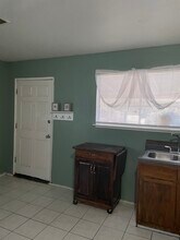 12066 Idaho Ave, Unit Casita #1 in Hanford, CA - Building Photo - Building Photo