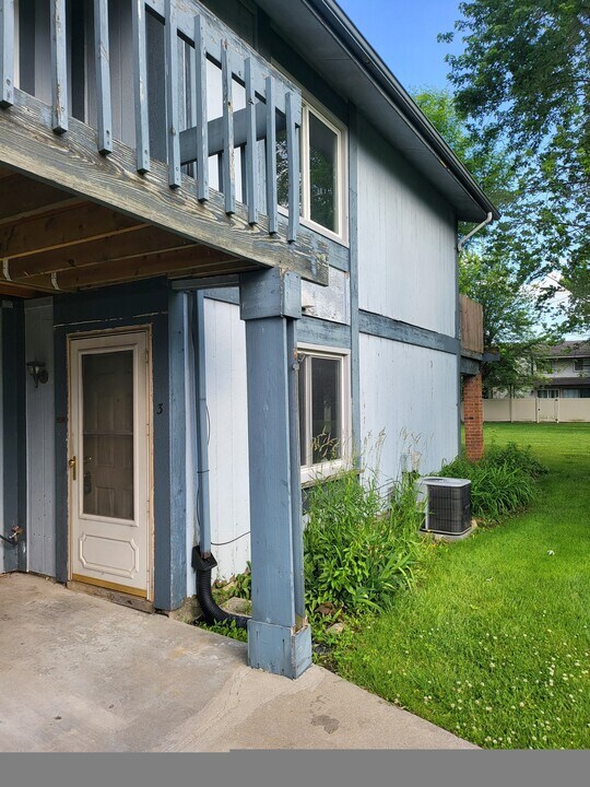 766 Mendocino Ct in University Park, IL - Building Photo