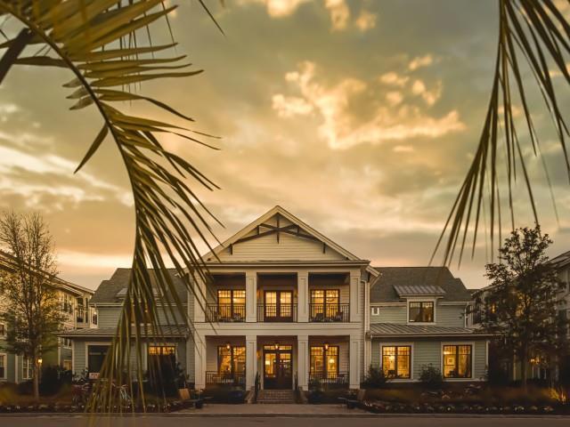 Wharf 7 in Daniel Island, SC - Building Photo