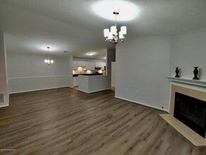 10405 Trotters Pointe Dr, Unit 204 in Louisville, KY - Foto de edificio - Building Photo