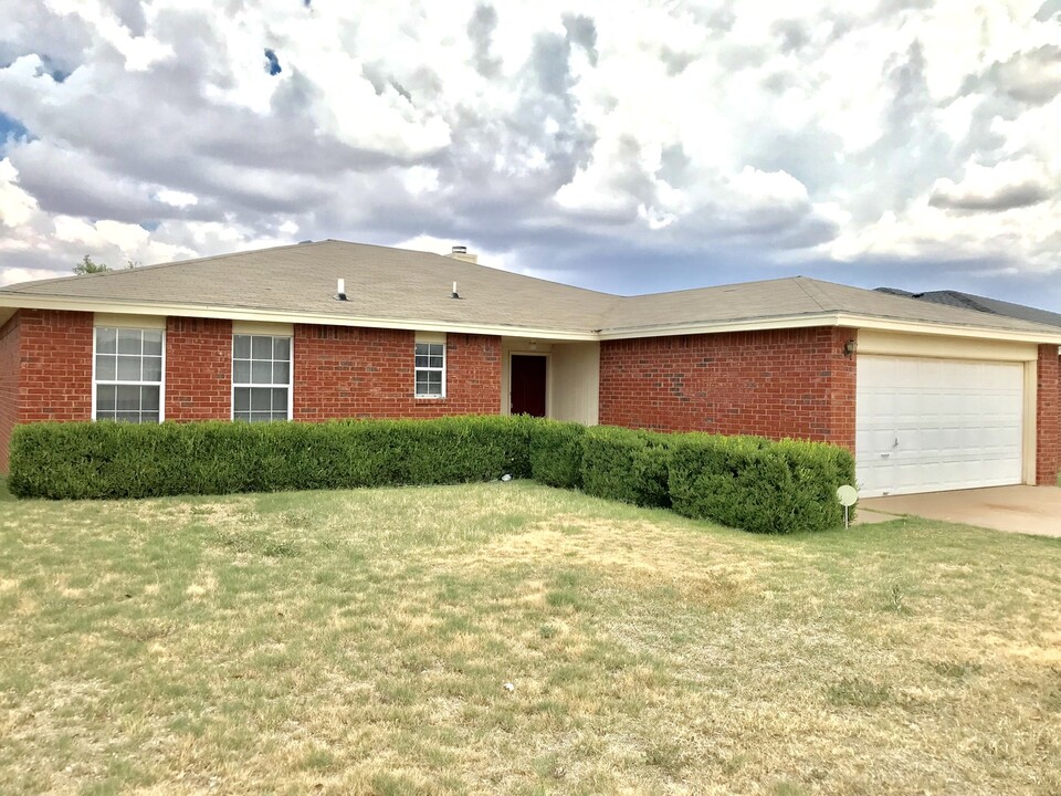 6122 9th St in Lubbock, TX - Building Photo