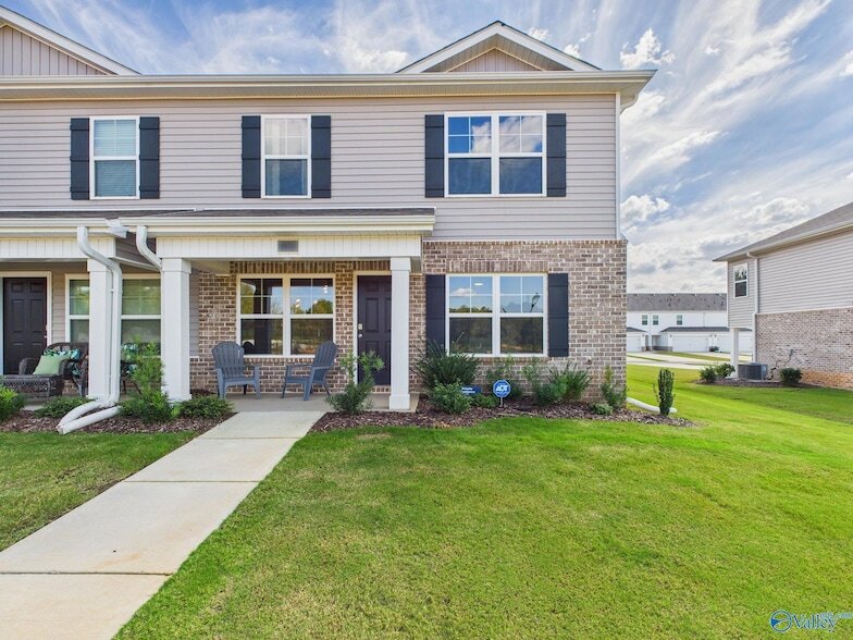 21416 Old Poseidon Ln in Athens, AL - Foto de edificio