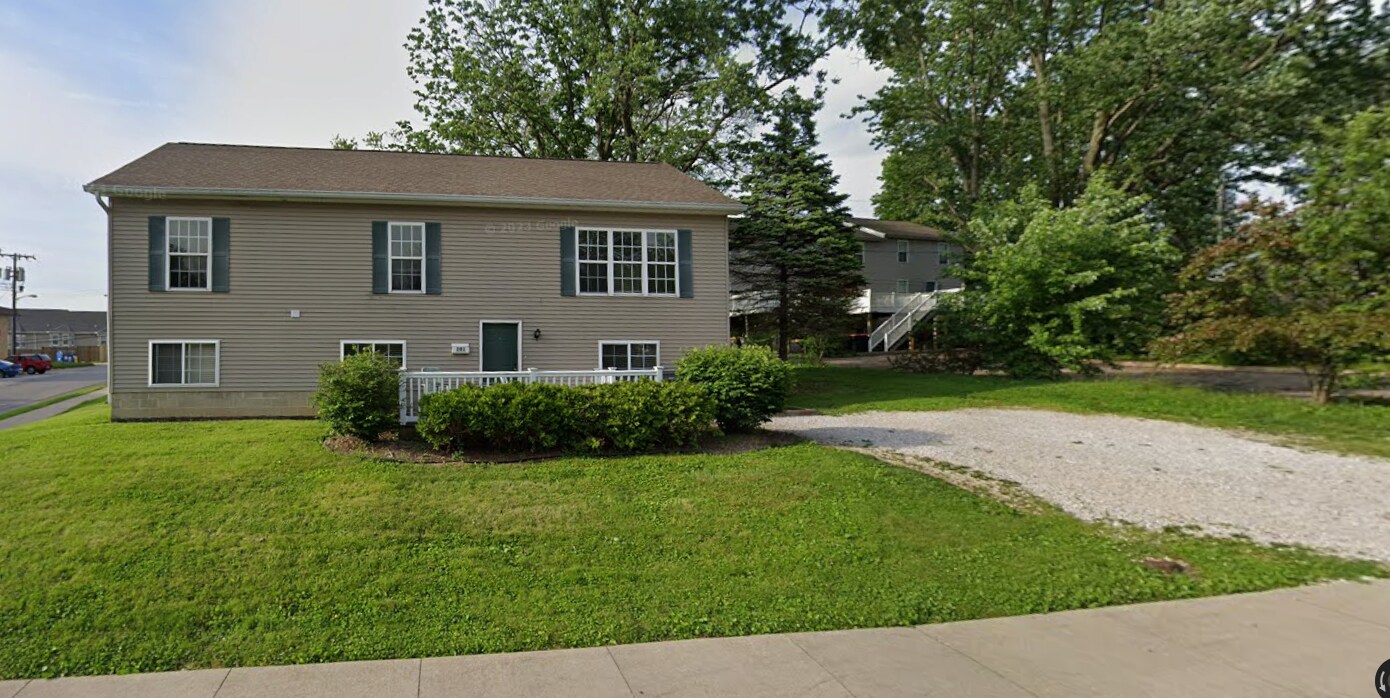 201 E 19th St in Bloomington, IN - Foto de edificio