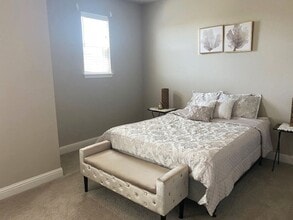 858 Congaree Ln in Redding, CA - Building Photo - Building Photo