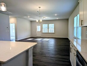 740 Ben Ledi Ct in Raleigh, NC - Foto de edificio - Building Photo