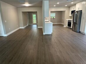 1585 Jasmine Way in Clearwater, FL - Building Photo - Building Photo