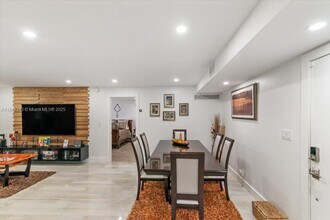 2820 Riverside Dr in Coral Springs, FL - Building Photo - Building Photo