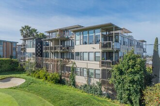 The Claremont Terrace in Oakland, CA - Foto de edificio - Building Photo