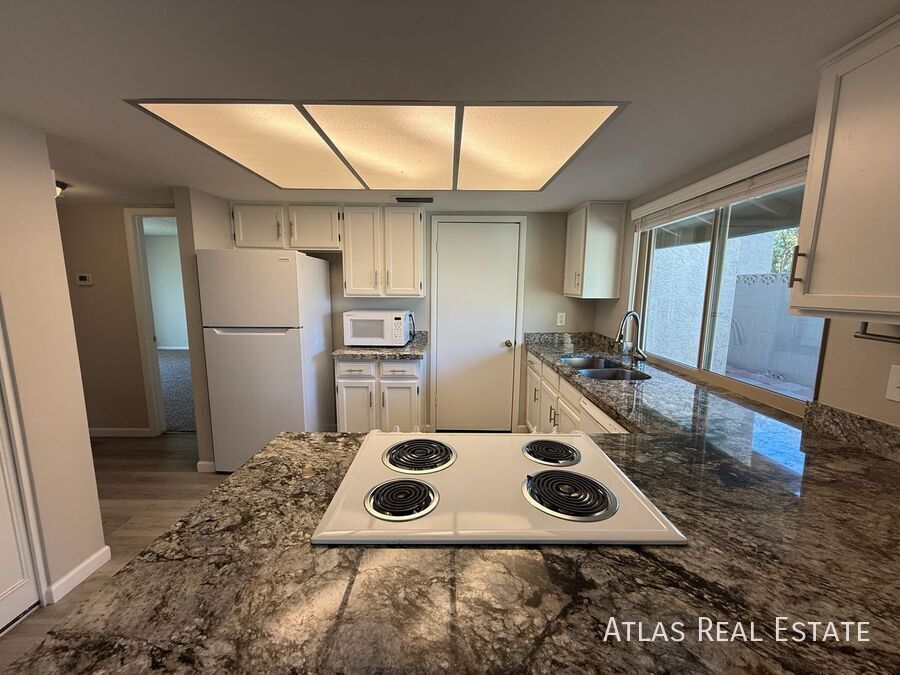 4546 W Continental Dr in Glendale, AZ - Building Photo