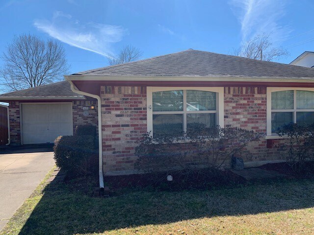 2429 19th Ave N in Texas City, TX - Building Photo