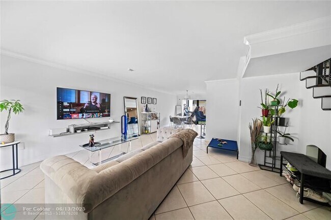 8745 SW 137th Ave in Miami, FL - Building Photo - Building Photo