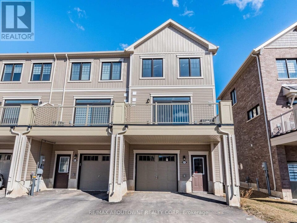 81 Melody Ln in Thorold, ON - Building Photo