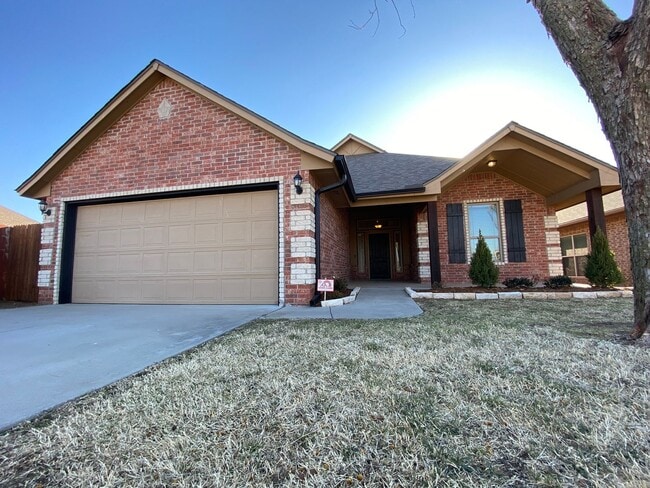 7716 Marathon Ln in Yukon, OK - Building Photo - Building Photo