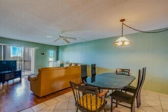 4902 38th Way S in St. Petersburg, FL - Building Photo - Building Photo