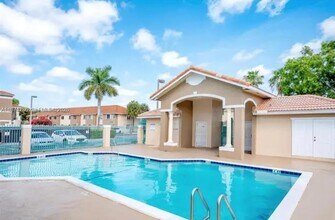 6466 SW 130th Pl, Unit 903 in Miami, FL - Building Photo - Building Photo