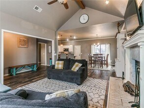 1913 Butterfield Trail in Choctaw, OK - Building Photo - Building Photo