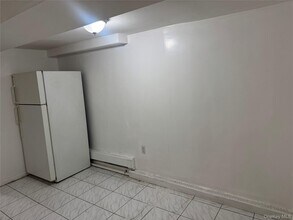 32-11 69th St in Queens, NY - Building Photo - Building Photo