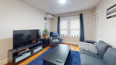 37 Willis Ave in Medford, MA - Building Photo - Building Photo