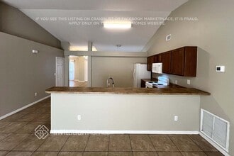 5807 NW Carr Ct in Port St. Lucie, FL - Building Photo - Building Photo