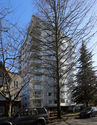 Parklane Towers in Vancouver, BC - Building Photo - Building Photo