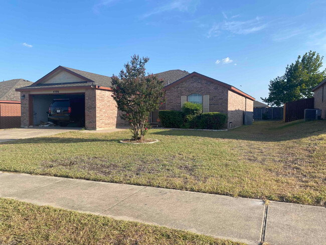 4506 Lloyd Dr in Killeen, TX - Foto de edificio - Building Photo