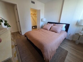 751 E 28th St, Unit B1 in Hialeah, FL - Foto de edificio - Building Photo