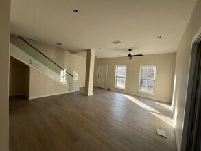 210 Veracruz Dr in Laredo, TX - Building Photo - Building Photo