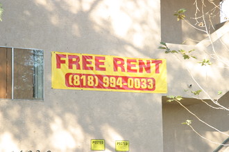 14239 Gilmore St in Van Nuys, CA - Foto de edificio - Building Photo