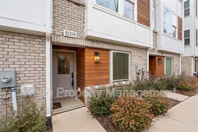 property at 5019 York Park Ln