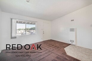 11823 Lakewood Blvd in Downey, CA - Building Photo