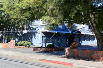 Kentfield in Redwood City, CA - Foto de edificio - Building Photo