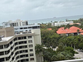 199 Ocean Dr in Key Biscayne, FL - Building Photo - Building Photo