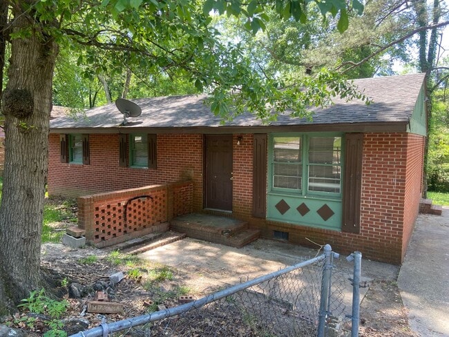property at 4816 Wellborn Dr