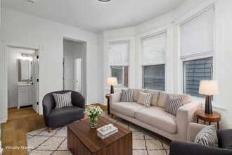 2018 Burnet Ave, Unit 1 in Cincinnati, OH - Building Photo - Building Photo