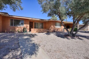 6438 E Butte St, Unit 2 in Mesa, AZ - Building Photo