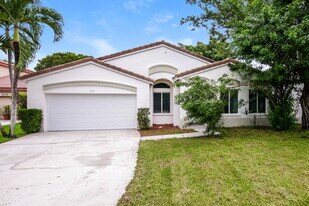 1414 E Harmony Lake Cir in Davie, FL - Building Photo