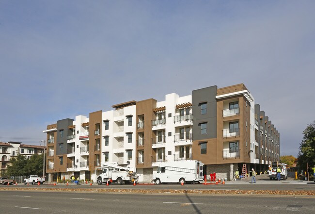 El Camino in Santa Clara, CA - Foto de edificio - Building Photo