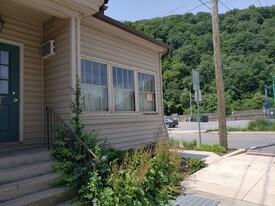 100 Main St Apartments