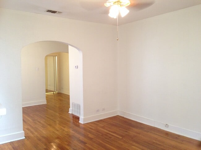 713 E Elmira St in San Antonio, TX - Building Photo - Building Photo