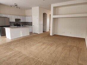 4073 E Reins Rd in Gilbert, AZ - Foto de edificio - Building Photo