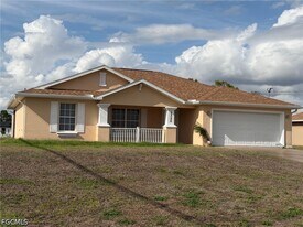 2325 NW 25th Terrace in Cape Coral, FL - Building Photo