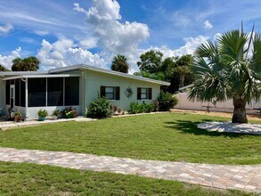1920 NW 18th St in Crystal River, FL - Building Photo - Building Photo