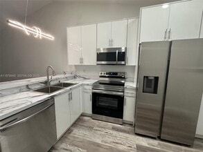 11441-11447 NW 45th St in Coral Springs, FL - Foto de edificio - Building Photo