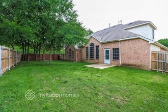 1313 Sheffield Dr in Mansfield, TX - Foto de edificio - Building Photo